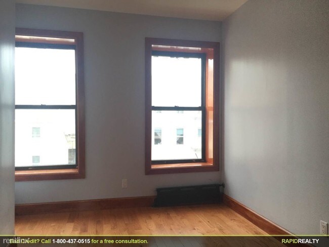 Building Photo - 221 24th St