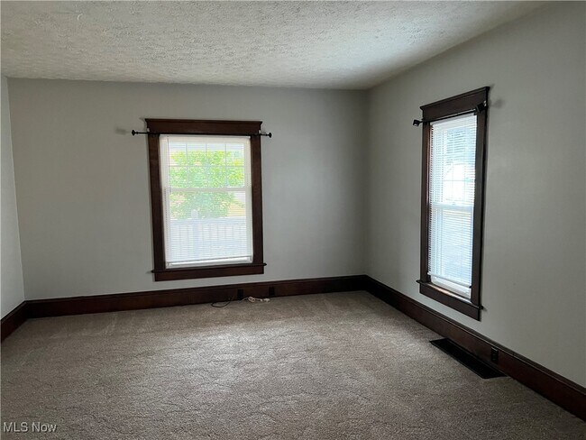 Foto del edificio - 130 3rd St NE