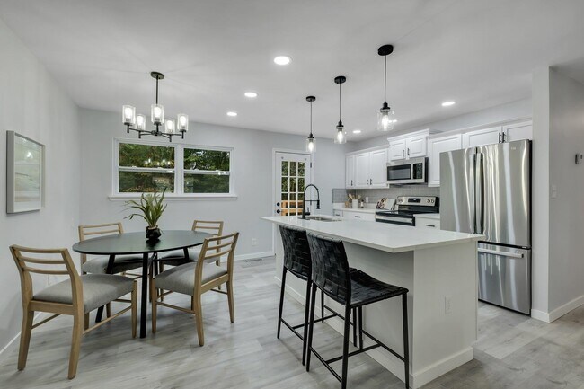 Foto del edificio - 302 Glenview Dr