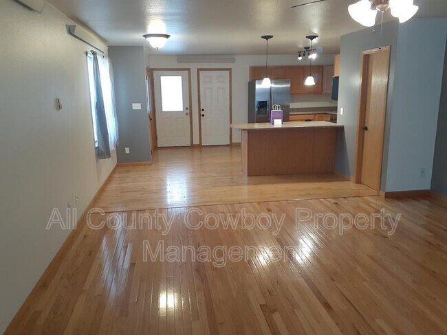 Foto del edificio - 1702 Walsh Ct
