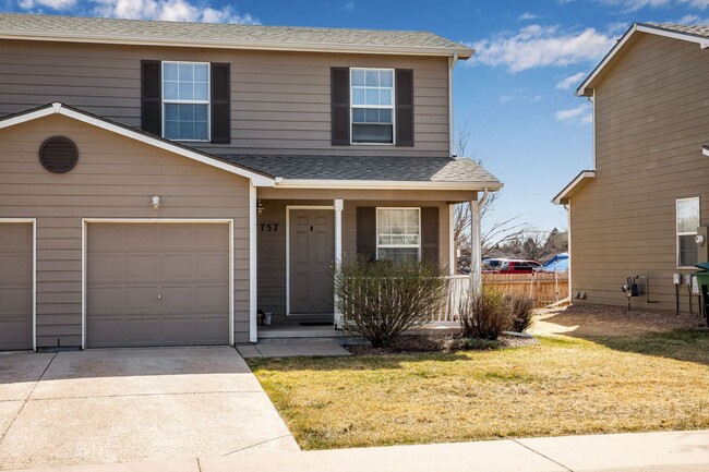 Building Photo - 1749 Rowan Ln
