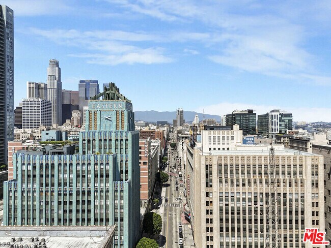 Foto del edificio - 849 S Broadway