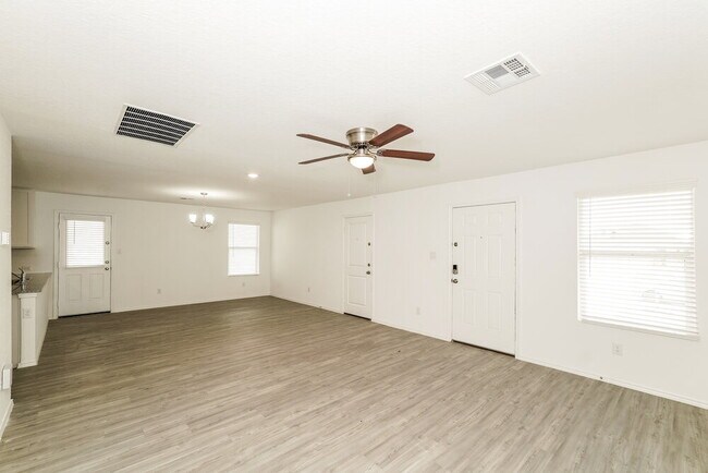Foto del edificio - 2441 Double Oak Dr
