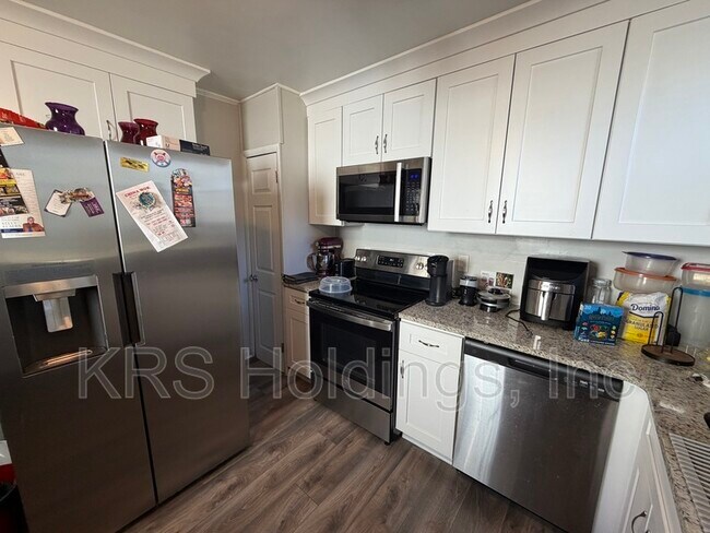 Building Photo - 2803 Rosalee Dr