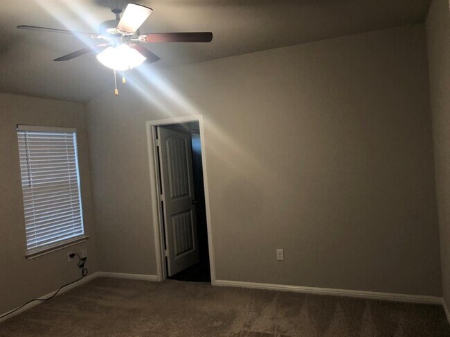 Building Photo - 3504 Blazeby Dr