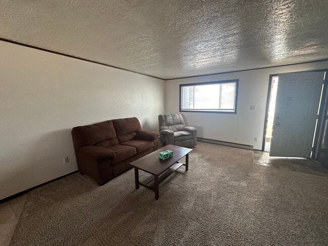 Building Photo - 718 Miller Ct