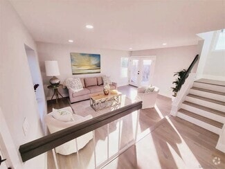 Building Photo - 870 Leppert Ct