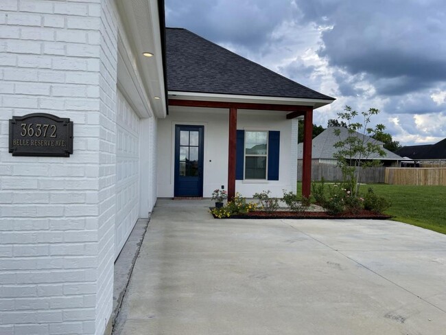 Building Photo - 36372 Belle Reserve Ave