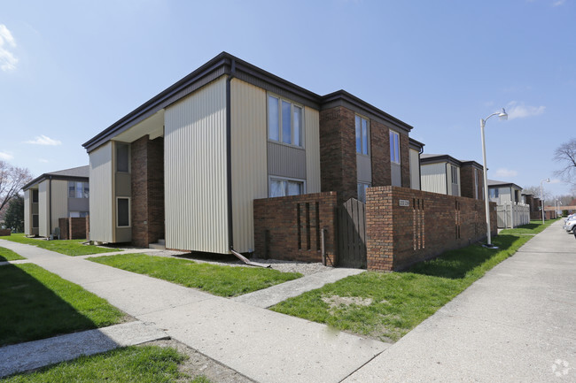 Building Photo - Westchester Townhouses