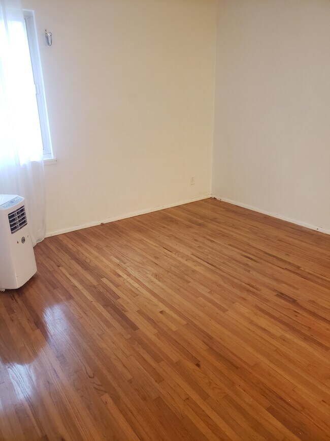 Dormitorio 2 - 7116 W 91st St