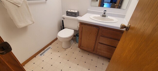 Foto del edificio - Fully Furnished 3 Bedroom House