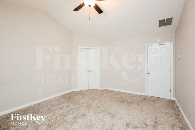 Building Photo - 2410 Kirkstone Dr