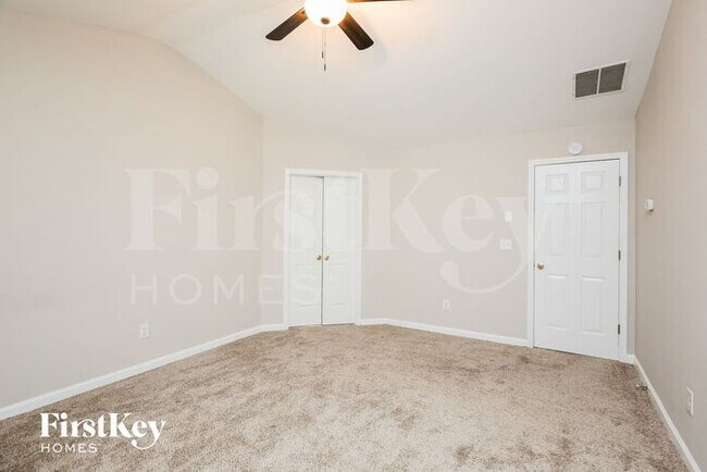 Foto del edificio - 2410 Kirkstone Dr