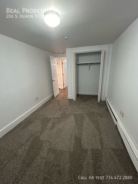 Foto del edificio - 206 S Huron St