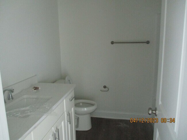 Building Photo - 122 Chelmsford Ct