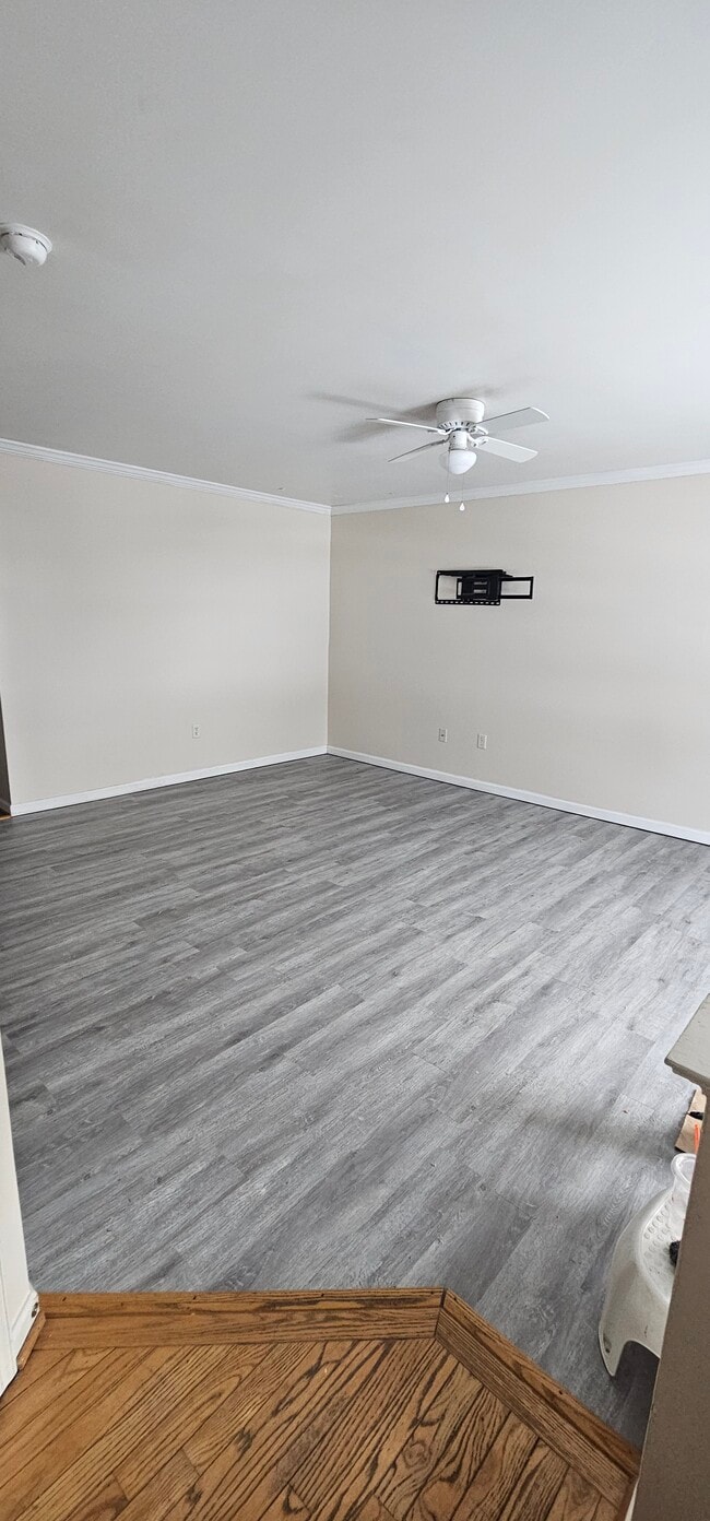 Building Photo - 9 E Calabash Ct