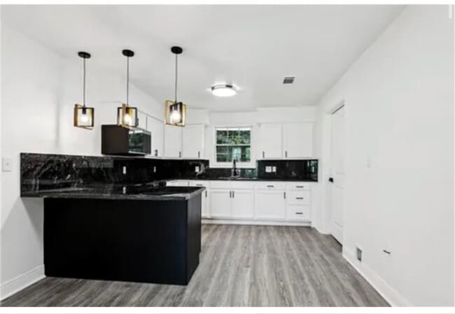 Building Photo - 4859 Bundy Rd