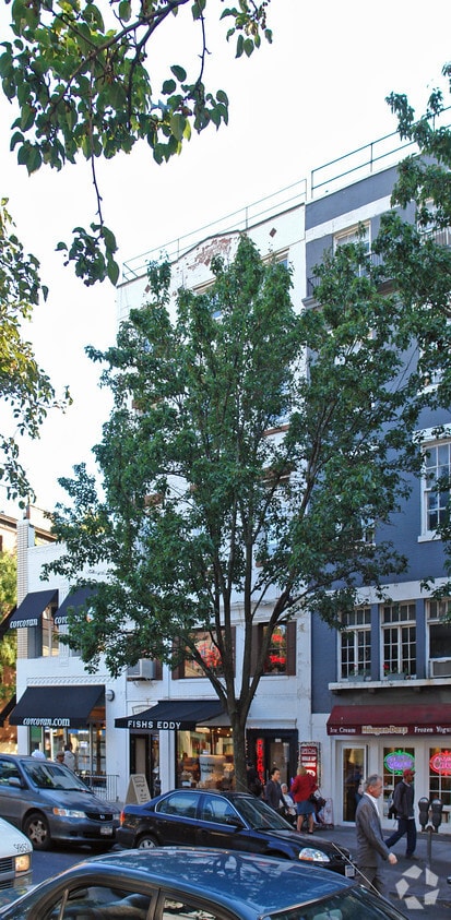Building Photo - 122 Montague St