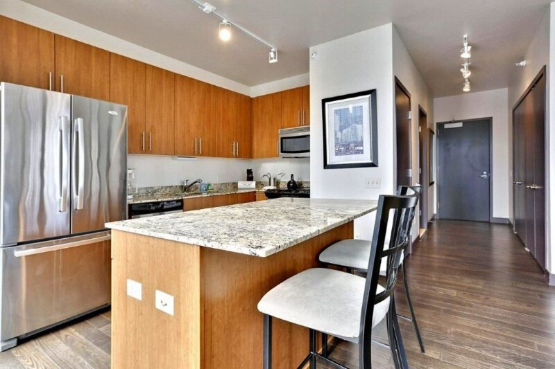 Foto principal - 500 N State St