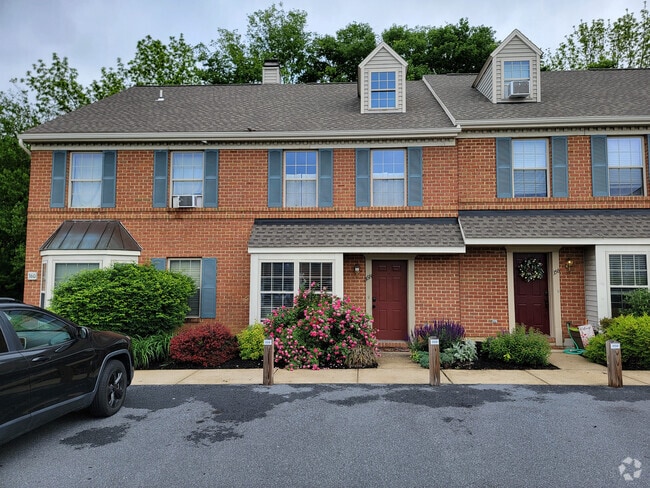 Building Photo - 358 Meetinghouse Ln