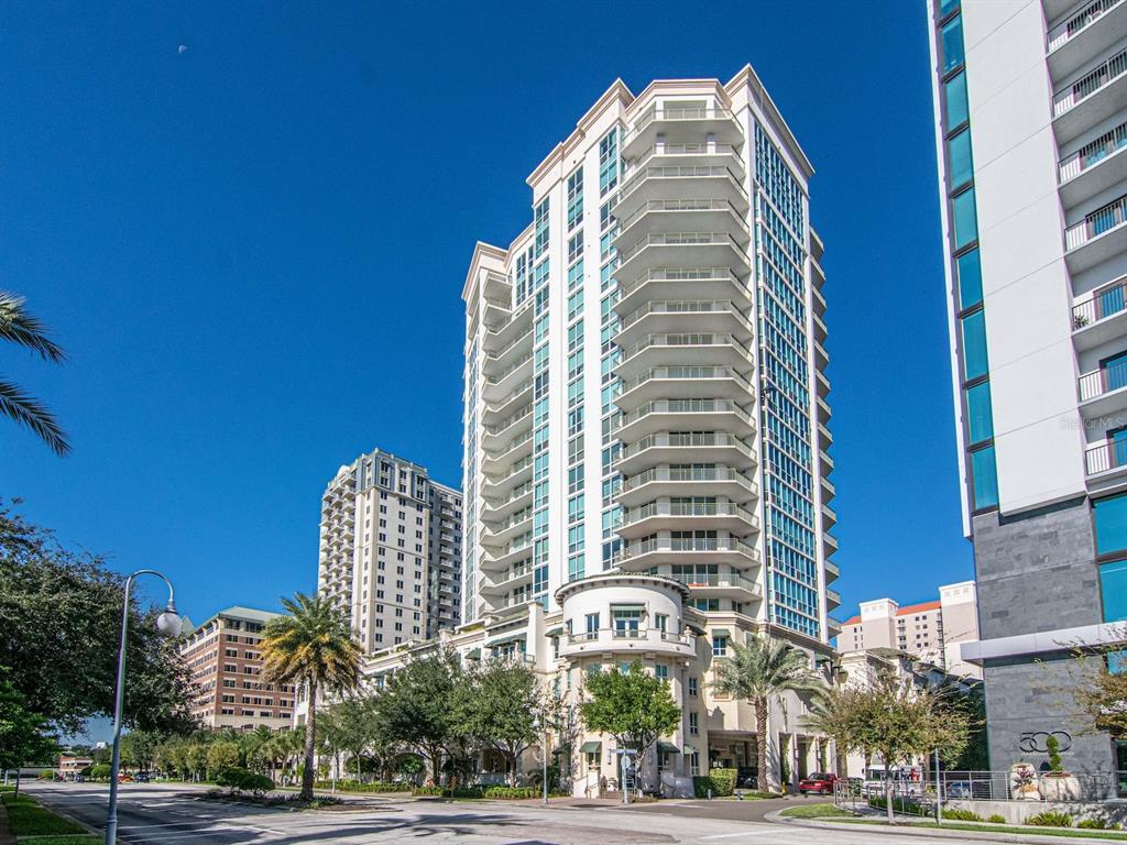 Foto principal - 450 Knights Run Ave