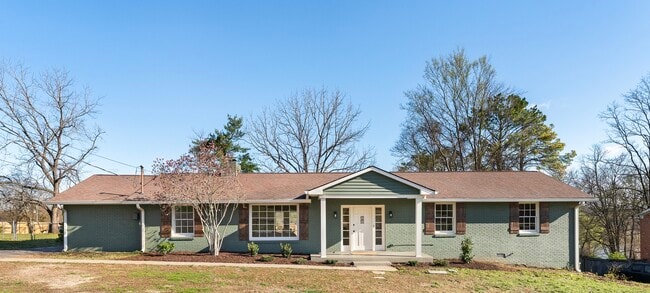 Building Photo - 234 NW Clearview Dr