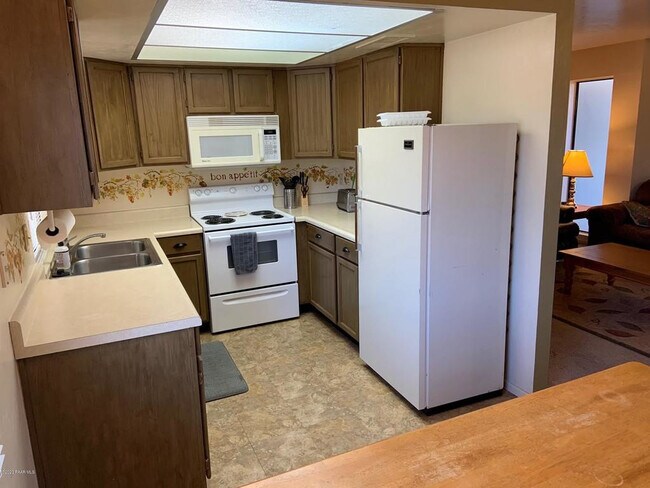 Foto del edificio - Room for Rent near Embry Riddle