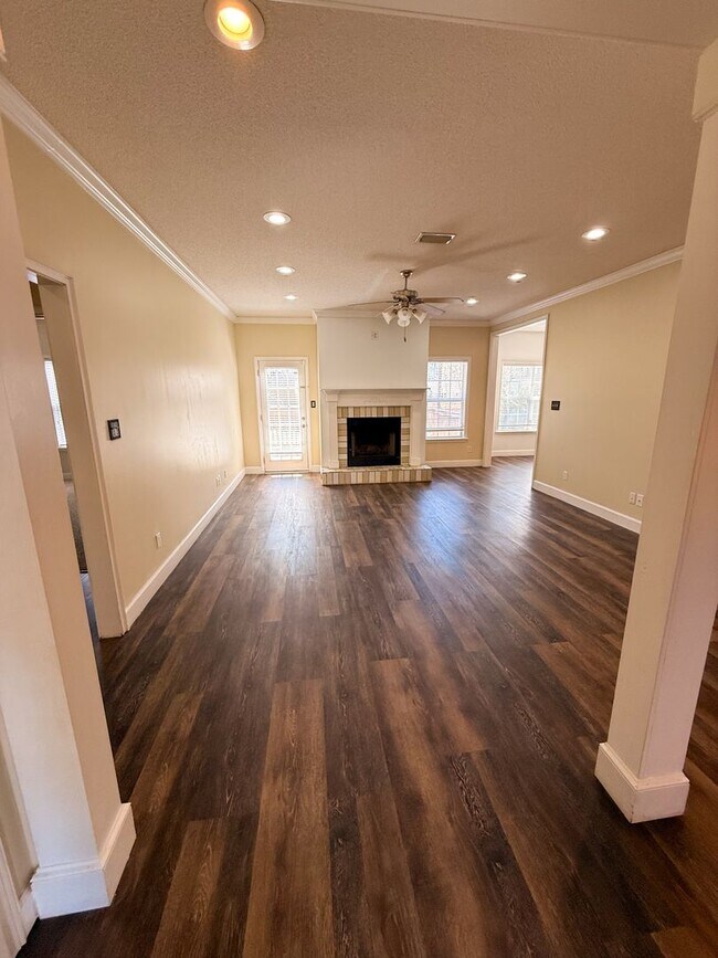 Foto del edificio - 2409 Riverside Dr