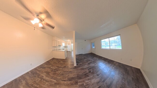 Foto del edificio - 214 NW Chapel Dr
