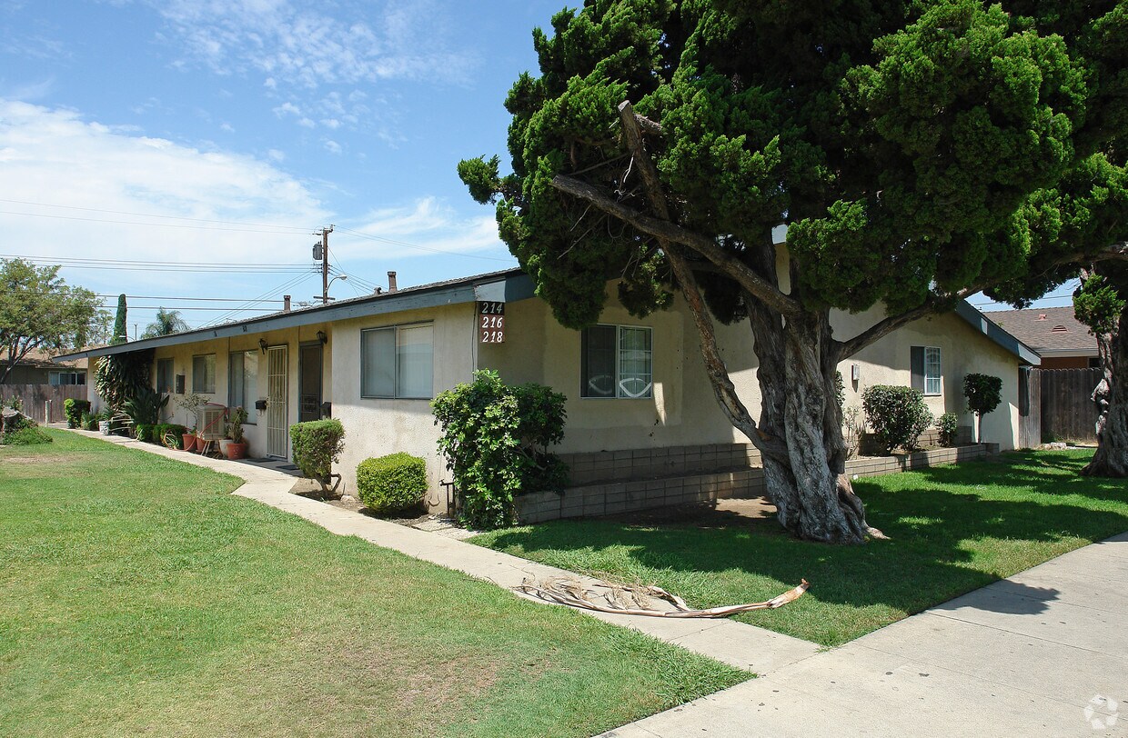 Foto principal - 214-218 S Wayfield St