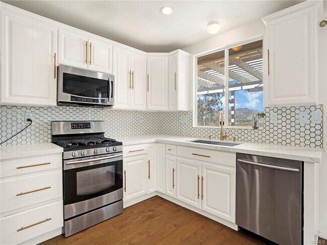 Building Photo - 15271 Golden Ct