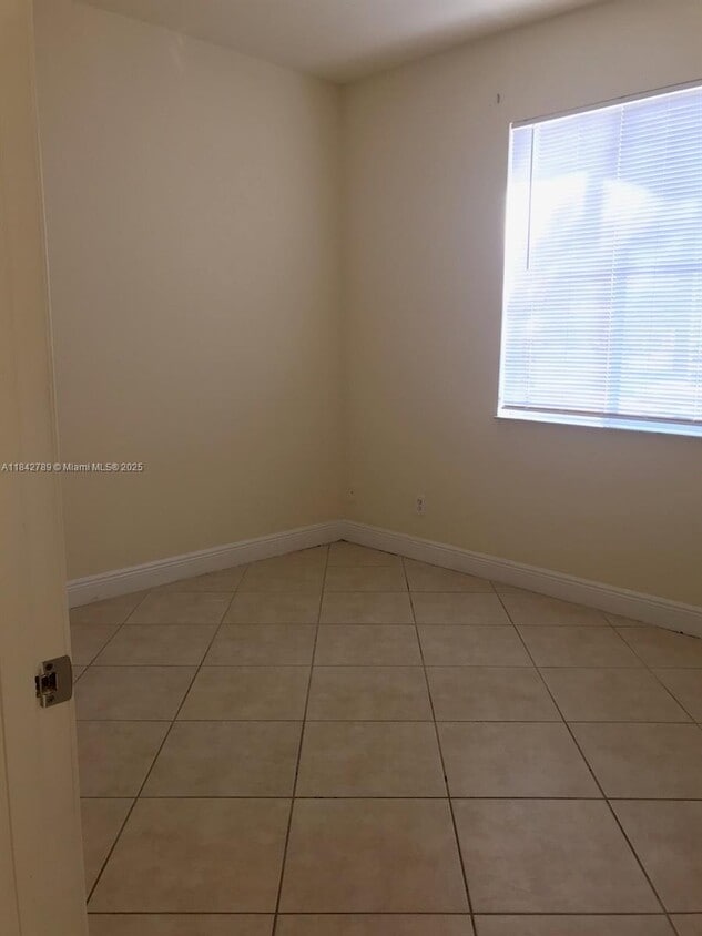 Foto del edificio - 55 SW 16th Ave