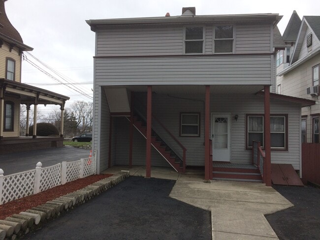 Building Photo - 47 Conger Ave