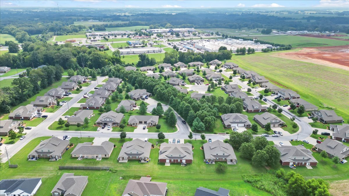 Vista aérea de Blackberry Ridge - Blackberry Ridge Townhomes