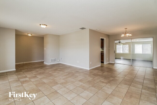 Building Photo - 7226 Plantain Dr