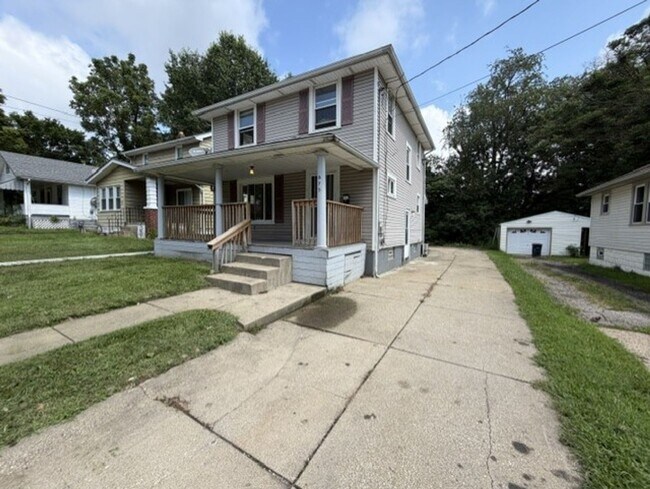 Building Photo - 675 Hudson Ave