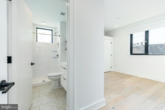 Foto del edificio - 965 Frankford Ave