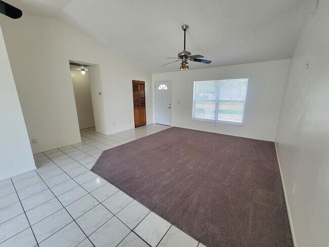 Foto del edificio - 8224 Autumn Oak Ave