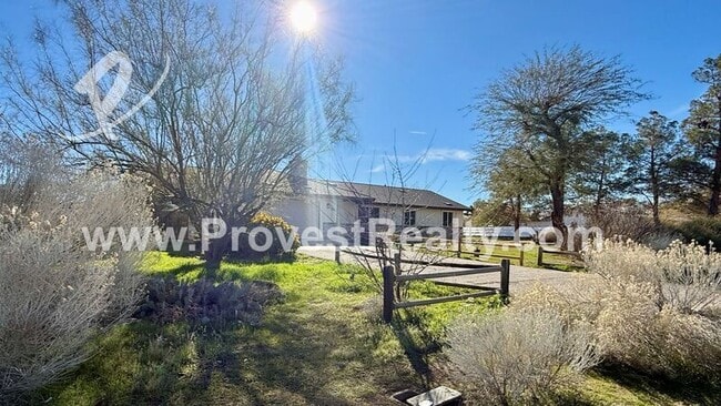 Foto del edificio - 16657 Kayuga St