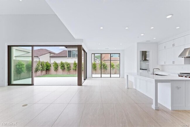 Building Photo - 4 br, 5 bath House - 140 Lustro