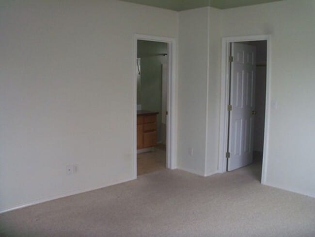Building Photo - 3412 Manchester Dr