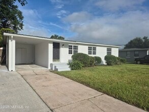 Building Photo - 2518 Hirsch Ave
