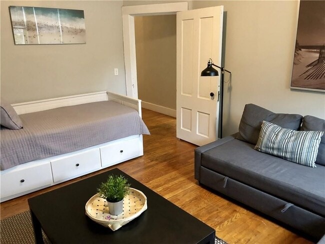 Foto del edificio - 96 Rhode Island Ave