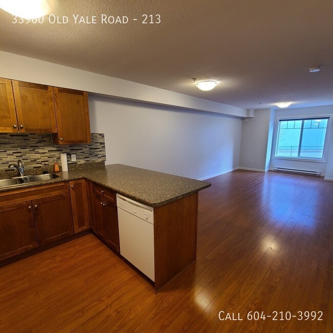 Building Photo - Updated Condo In Downtown Abbotsford