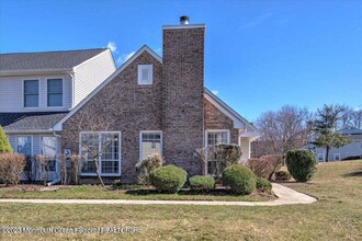 Building Photo - 337 Devon Pl