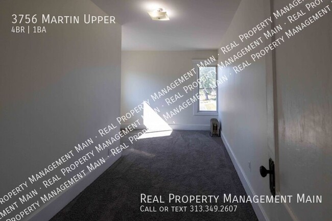 Building Photo - 3756 Martin St