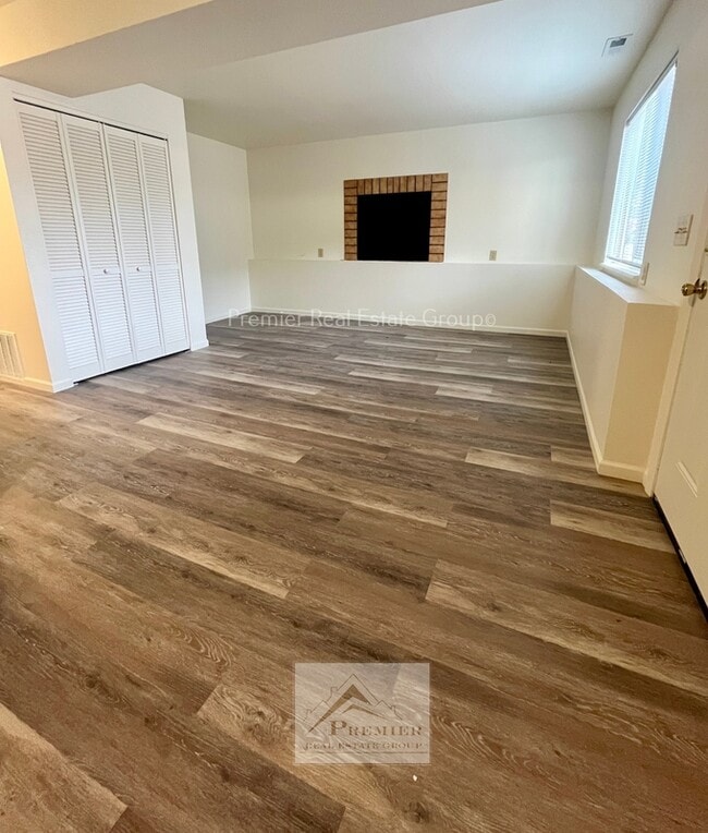 Photo - 1013 Western Dr Apartment