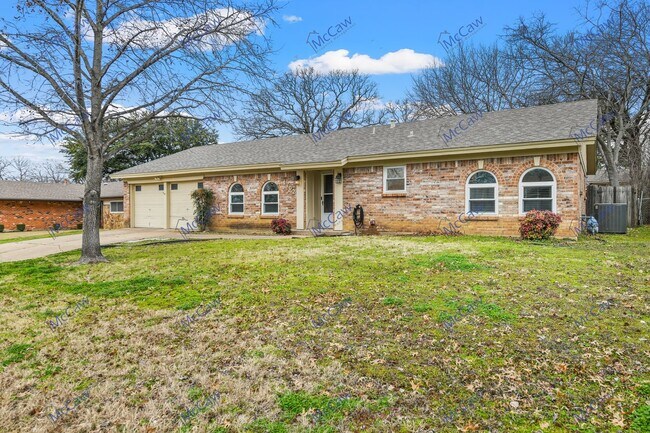 Foto del edificio - Freshly Remodeled 3-bed 2-bath Home in Eul...