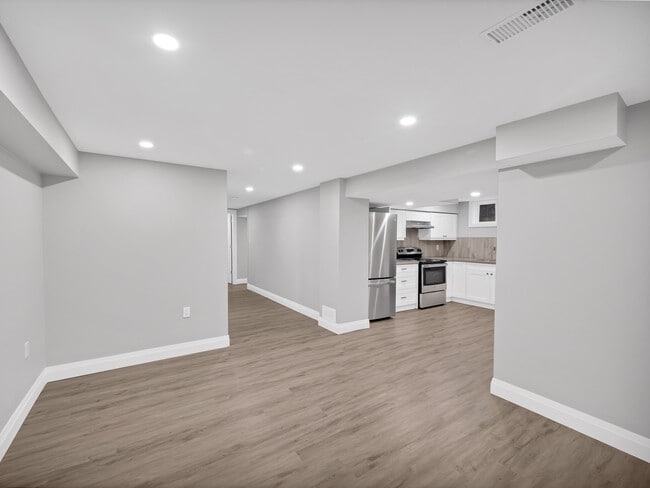 Building Photo - 401 Bunting Rd