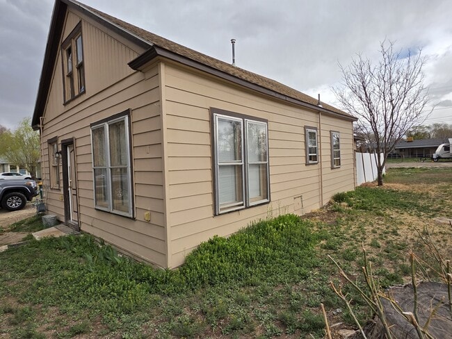 Photo - 152 N Coulson St House